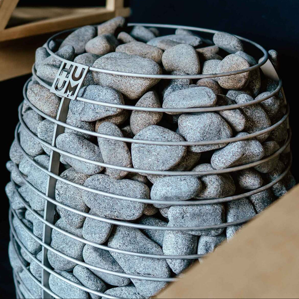 HUUM Saunasteine Rund Closeup Sauna